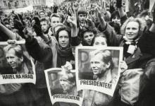 Havel na Hrad! Rok 89 ve fotografii ve Veletržním paláci